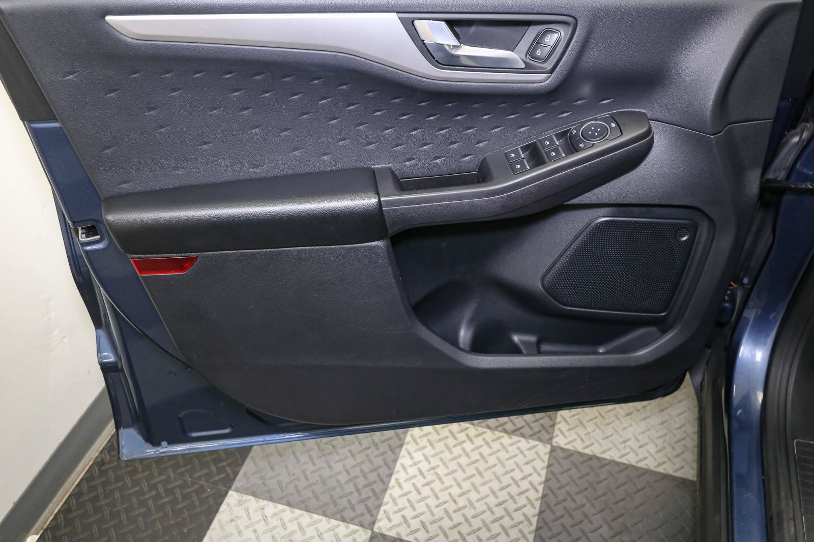 Used 2020 Ford Escape SE Sport AWD/4WD image 45
