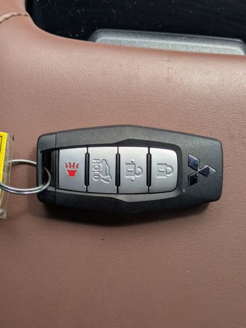 Used 2025 Mitsubishi Outlander SEL FWD image 33