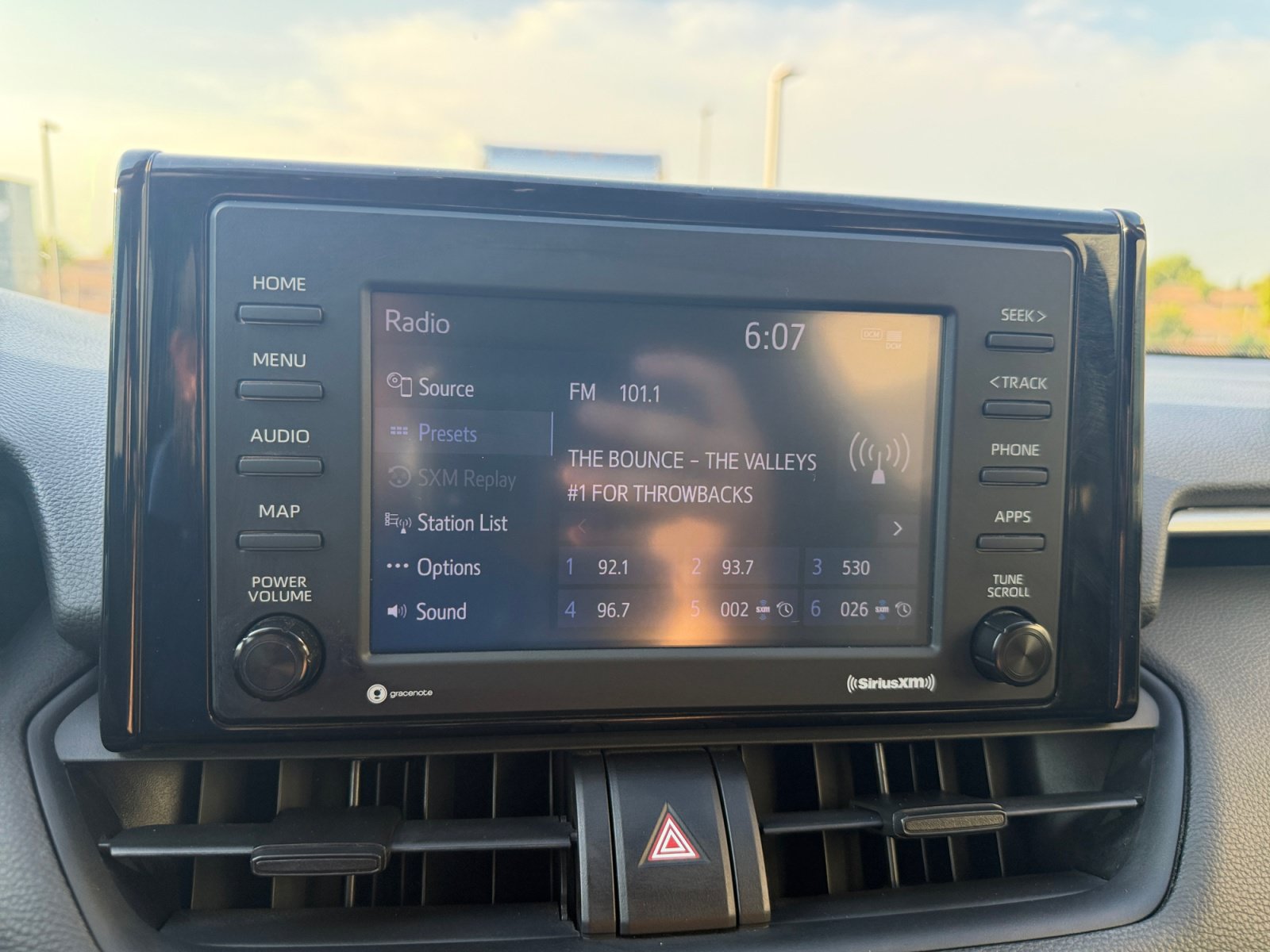 Used 2021 Toyota RAV4 XLE w/ Convenience Package FWD image 23