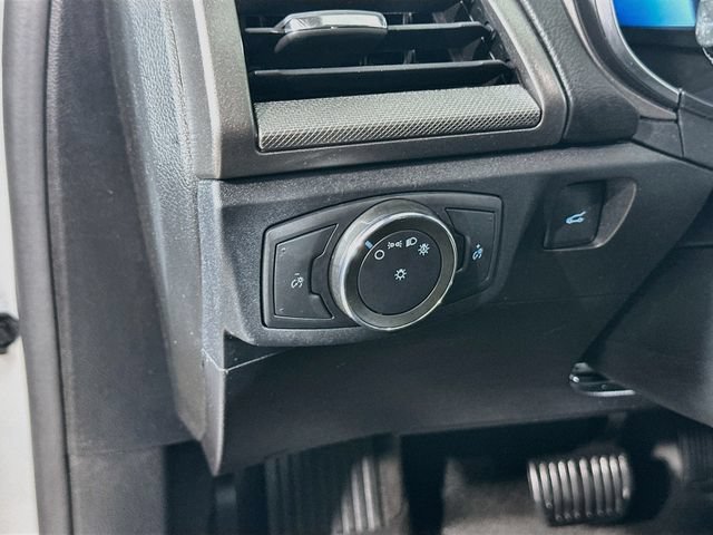 Used 2020 Ford Fusion SE FWD image 22