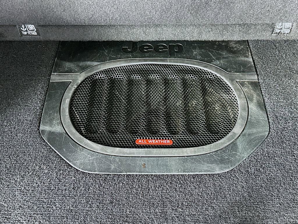 Used 2022 Jeep Wrangler Sport S image 38