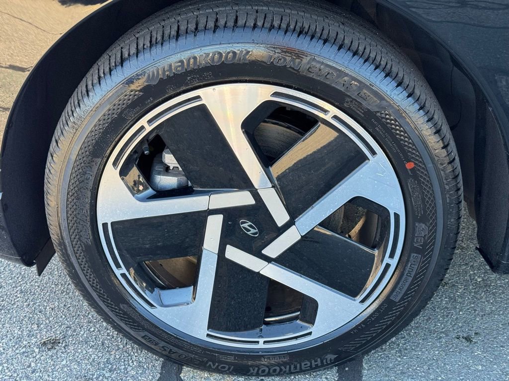 New 2026 Hyundai Ioniq 9 Calligraphy image 9