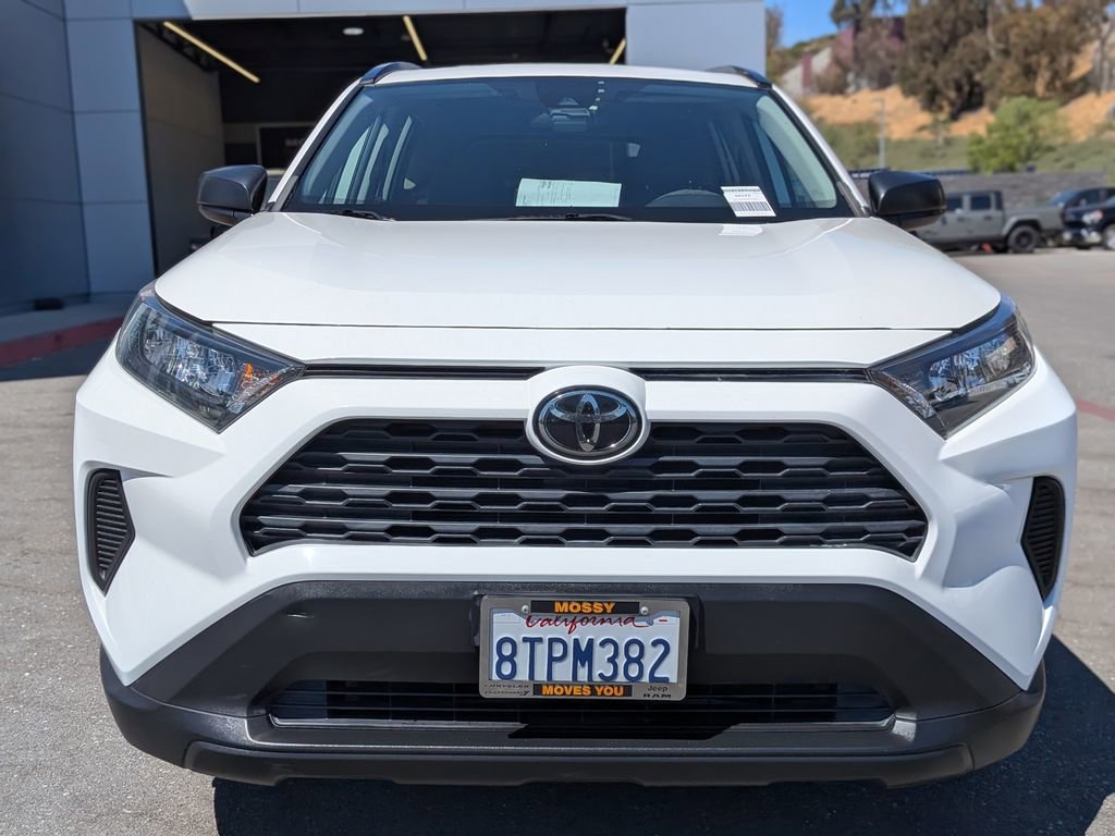 Used 2021 Toyota RAV4 LE image 12