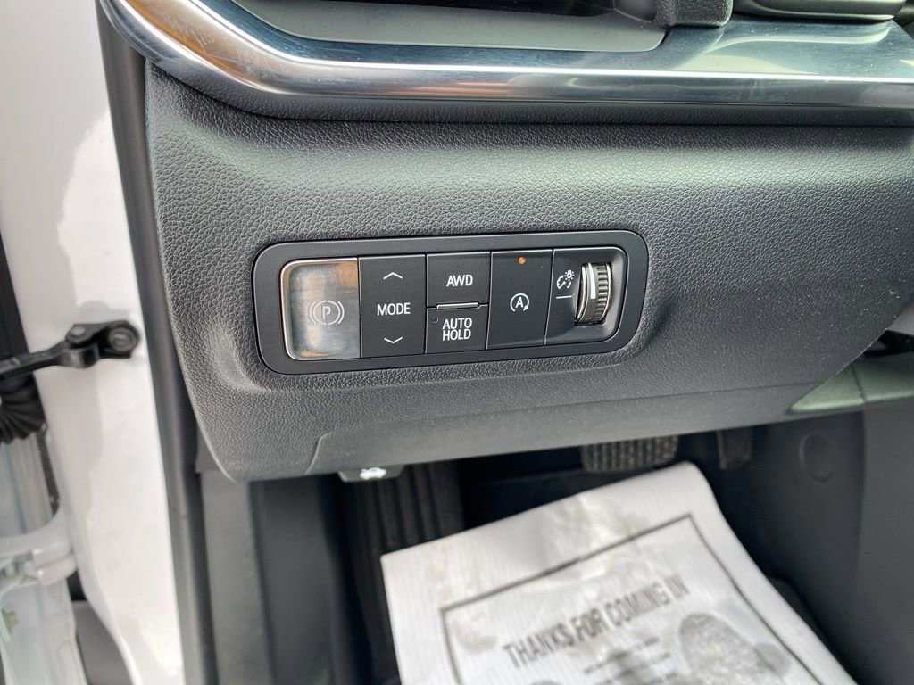 Used 2025 GMC Terrain Elevation w/ Technology Package II image 12