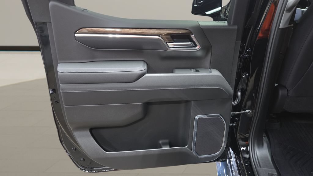 New 2026 Chevrolet Silverado 1500 LT w/ Z71 Off-Road Package AWD/4WD image 17