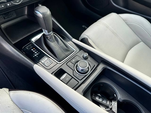Used 2018 MAZDA MAZDA3 Grand Touring w/ Premium Equipment Package FWD image 18