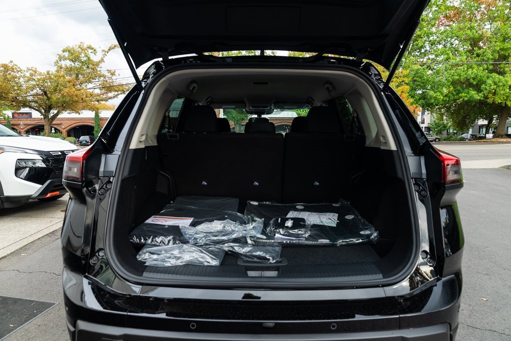 New 2026 Nissan Rogue S image 7