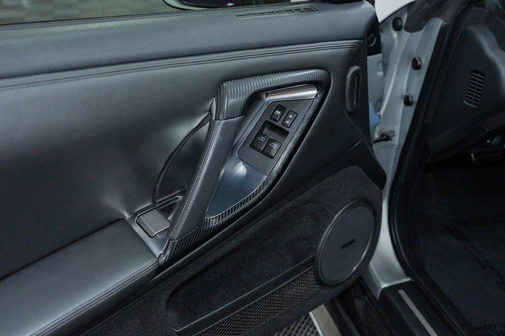 Used 2009 Nissan GT-R Premium AWD/4WD image 23