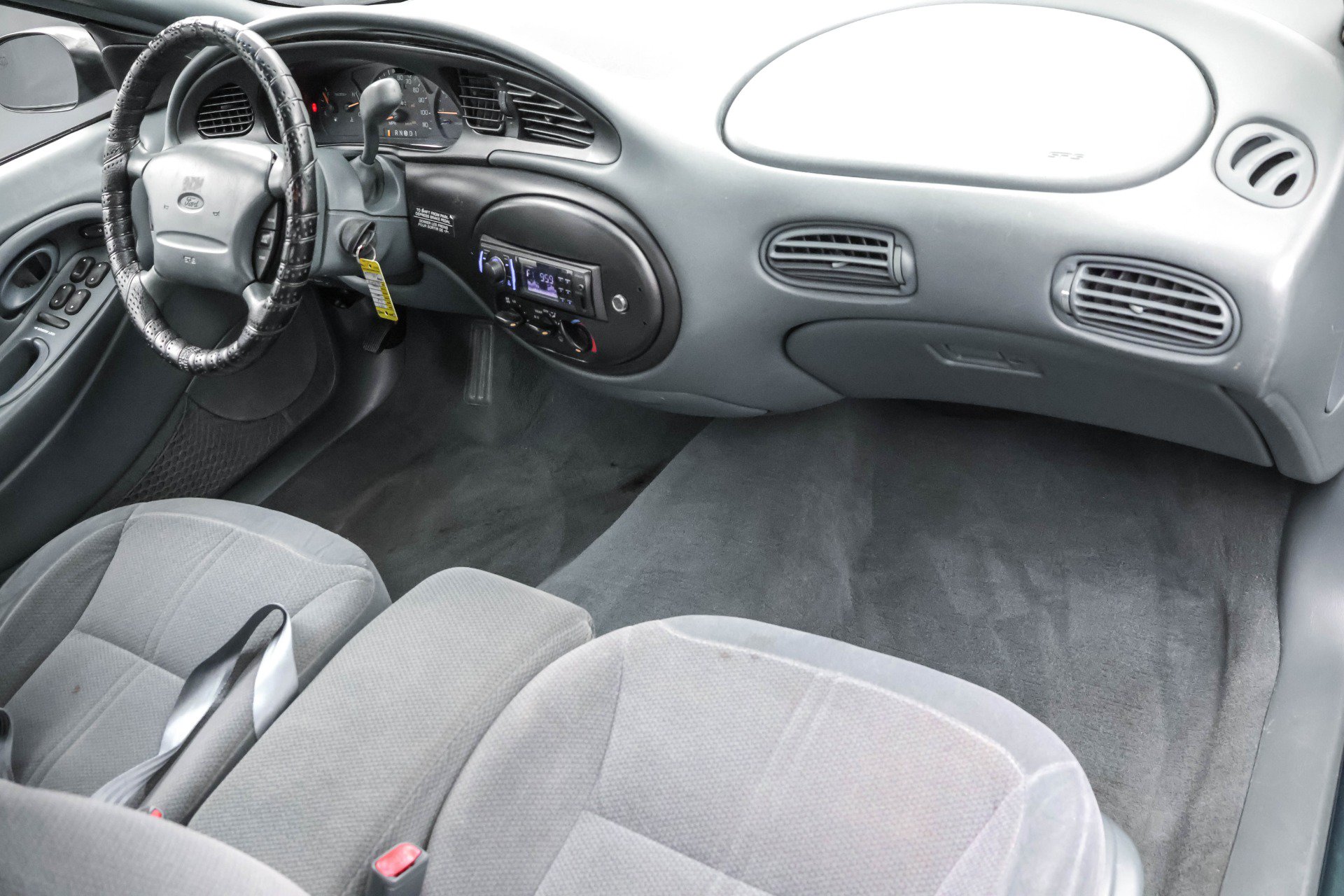 Used 1997 Ford Taurus GL FWD image 7