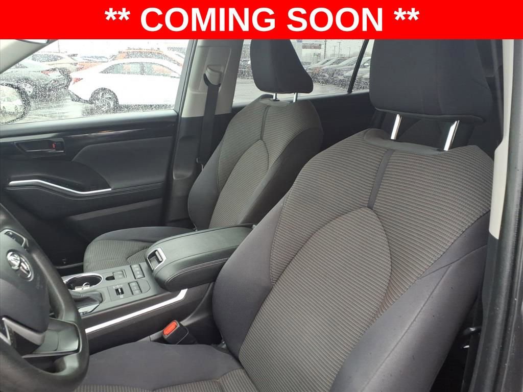 Used 2022 Toyota Highlander L image 14