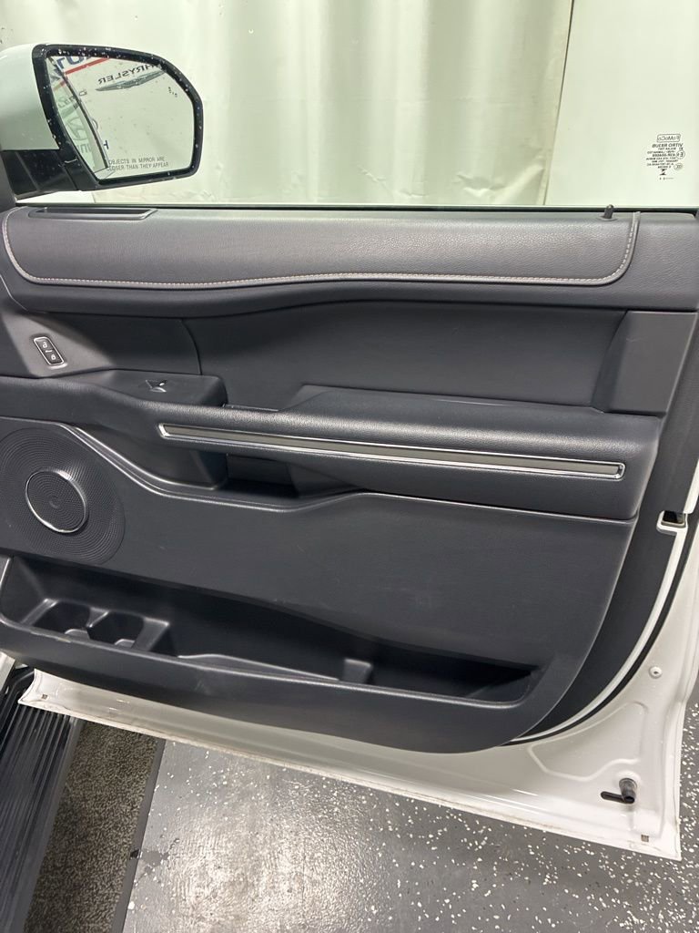 Used 2024 Ford Expedition XLT image 36