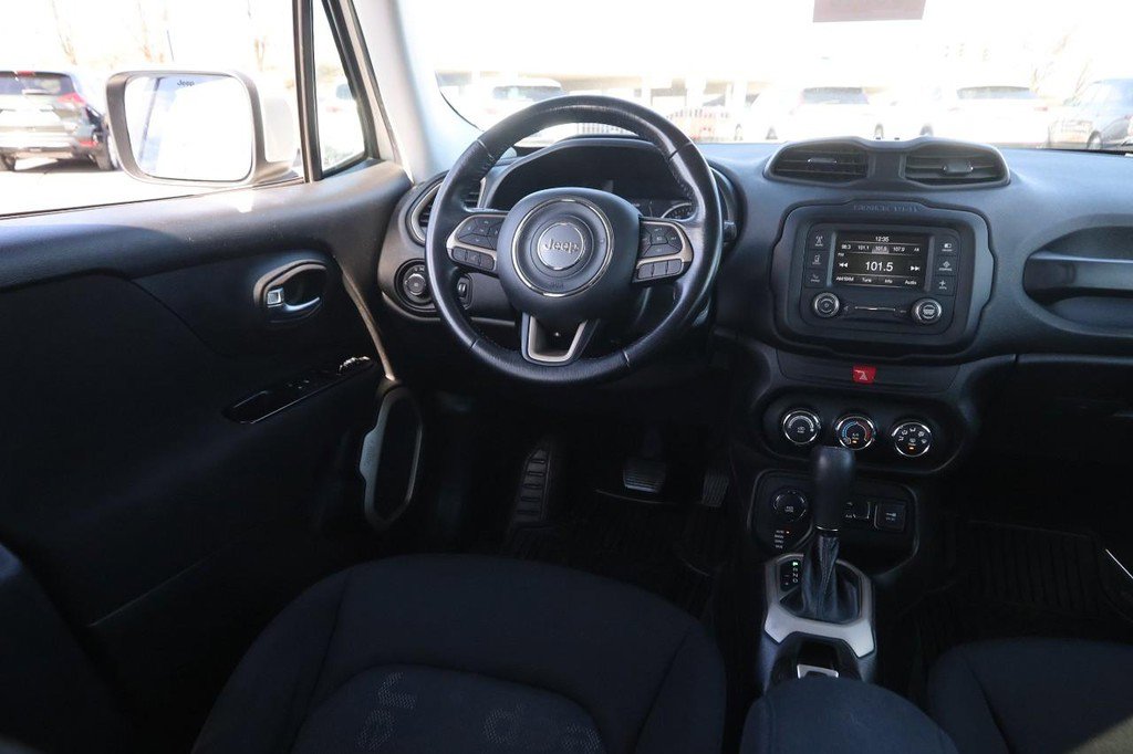 Used 2017 Jeep Renegade Latitude image 22