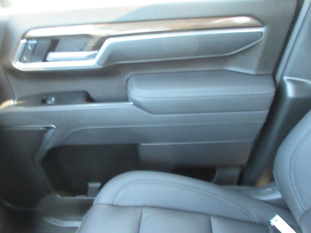 Used 2026 Chevrolet Silverado 2500 LT w/ Z71 Chrome Sport Edition image 37