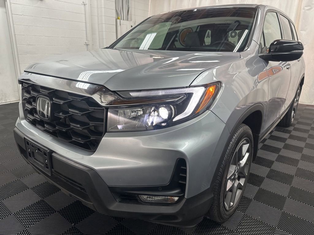 Used 2023 Honda Passport EX-L image 3