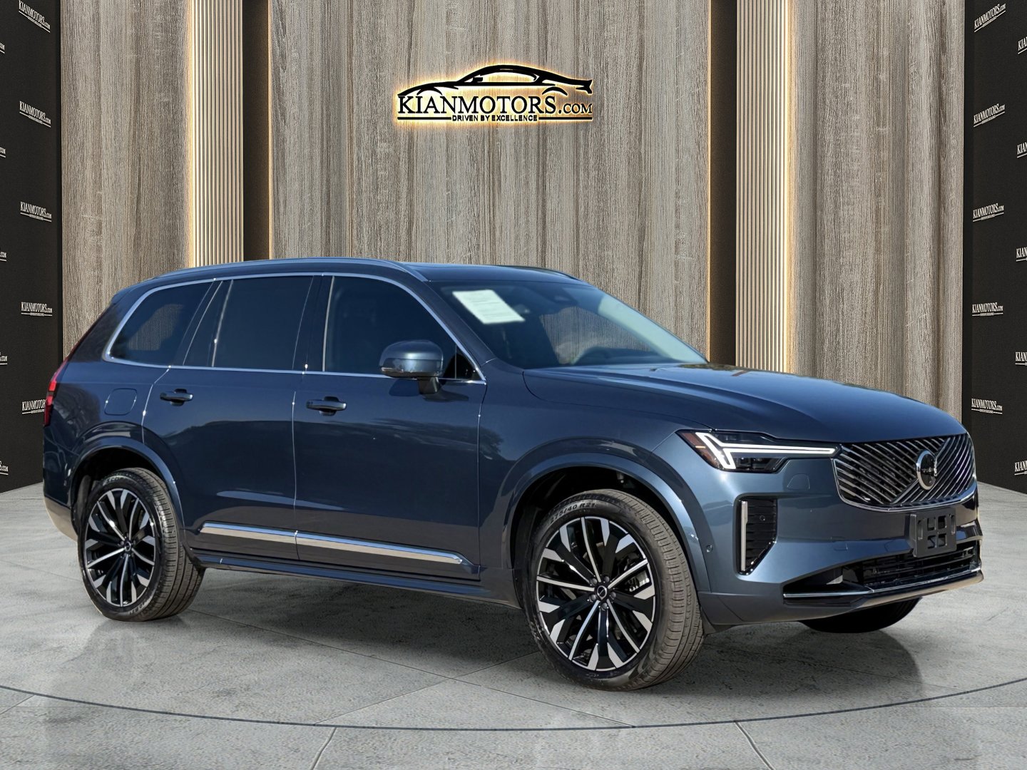 Used 2025 Volvo XC90 T8 Ultra w/ Protection Package Premier