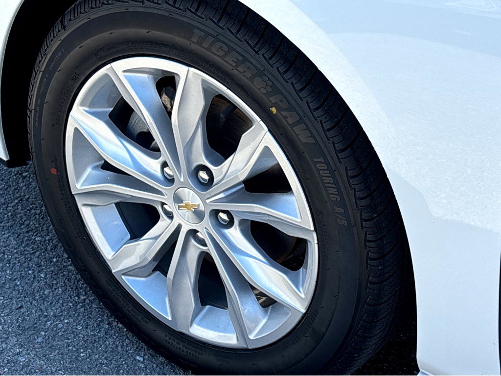 Used 2024 Chevrolet Malibu LT FWD image 19