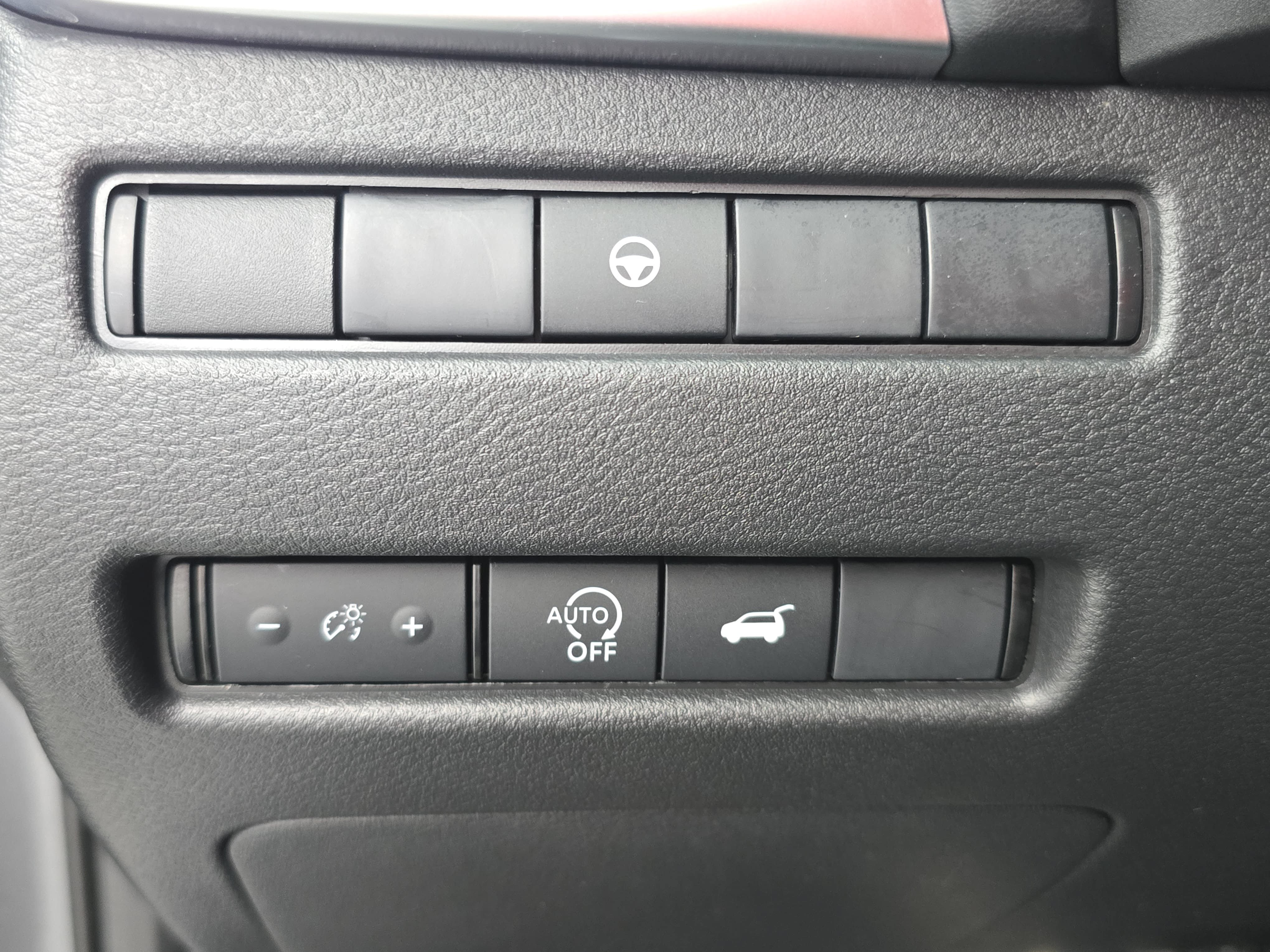 Certified 2026 Nissan Rogue SV FWD image 25