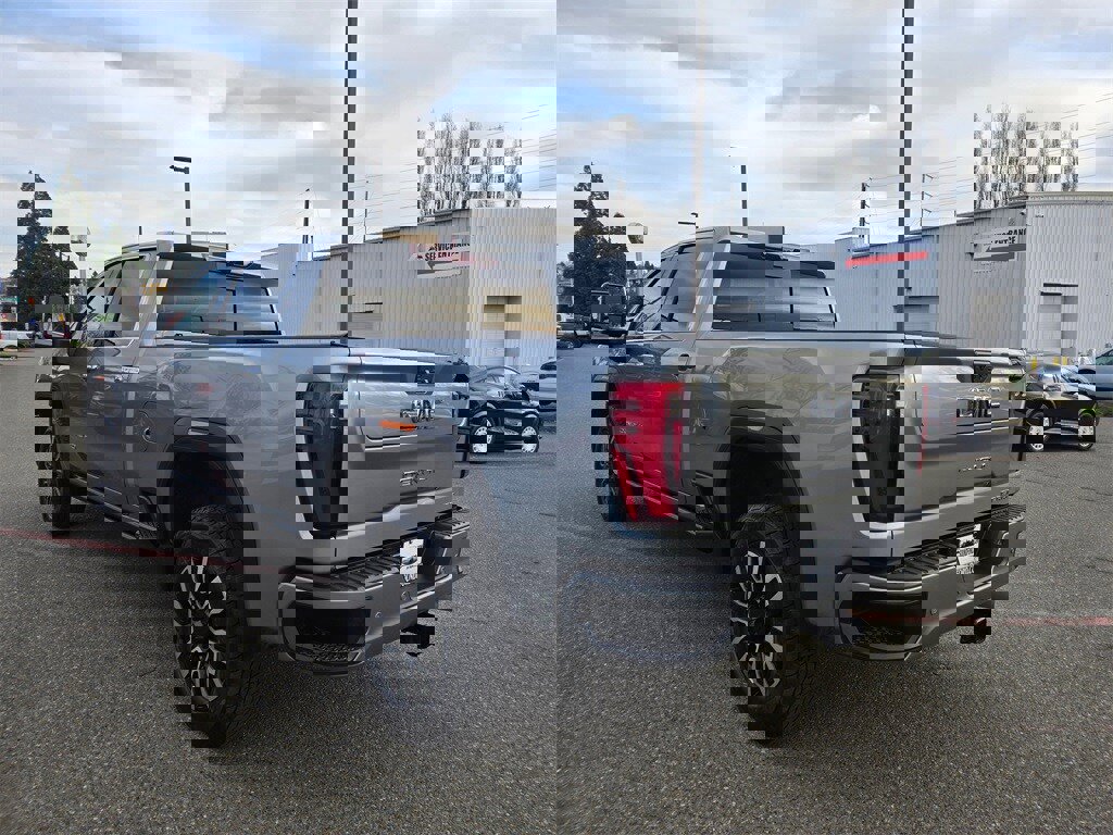 Used 2024 GMC Sierra 2500 Denali Ultimate w/ Max Trailering Package image 7