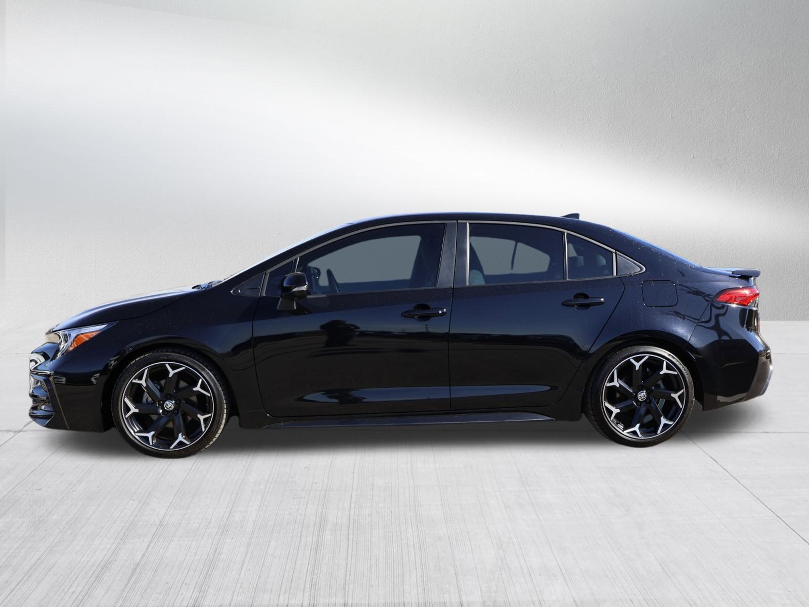 Used 2025 Toyota Corolla FX w/ Convenience Package image 4