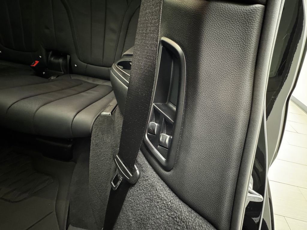 Used 2022 BMW X7 xDrive40i w/ Executive Package image 14