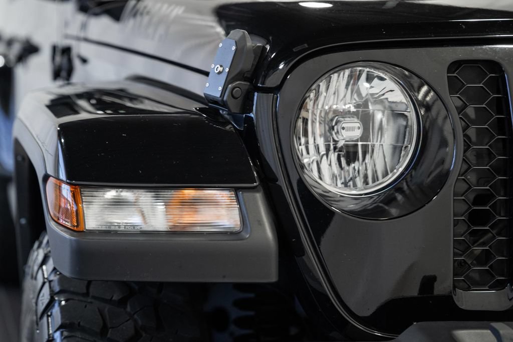 Used 2023 Jeep Gladiator Sport AWD/4WD image 10
