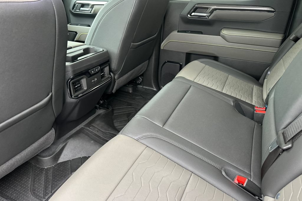 Used 2024 Chevrolet Silverado 1500 ZR2 w/ Technology Package AWD/4WD image 12
