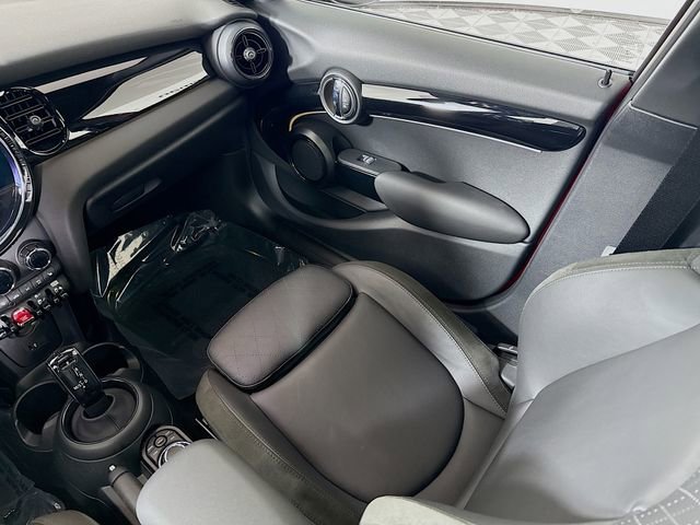 Used 2023 MINI Cooper S w/ Signature Upholstery Package image 24