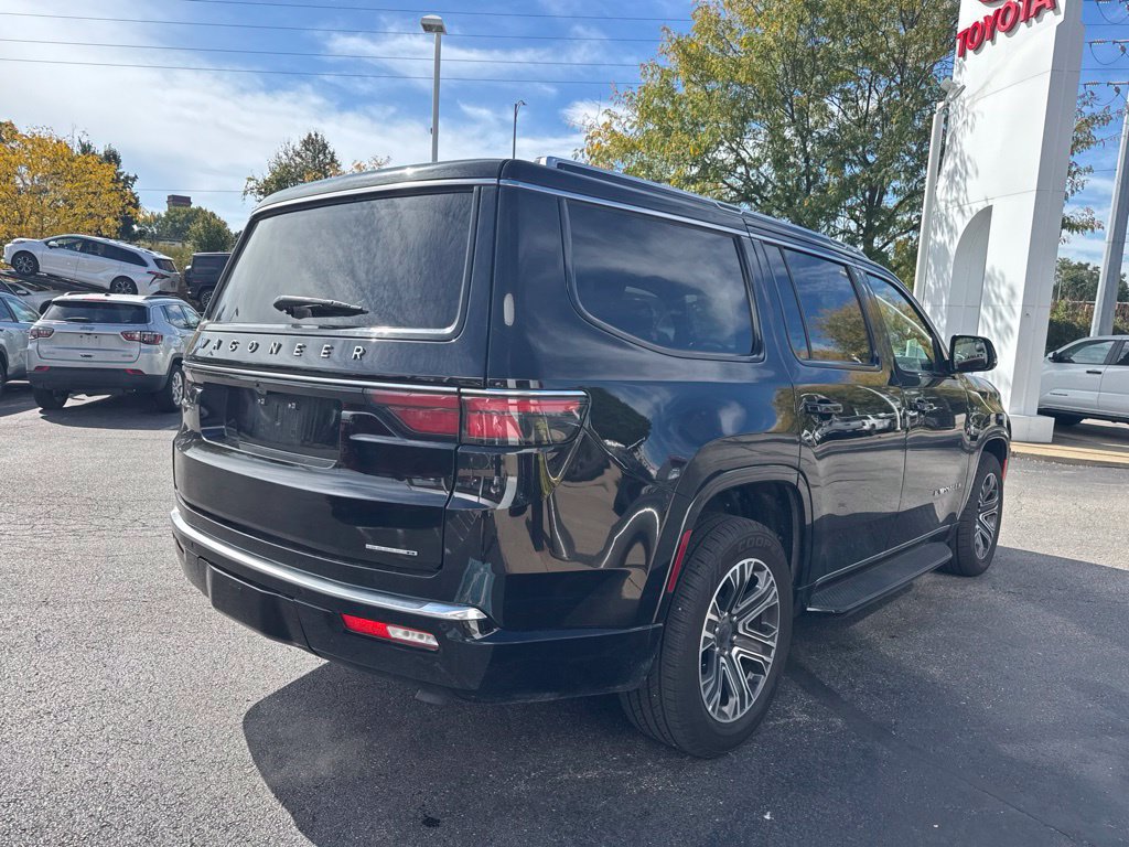 Used 2024 Jeep Wagoneer Series II w/ Flexible Seating Group AWD/4WD image 5