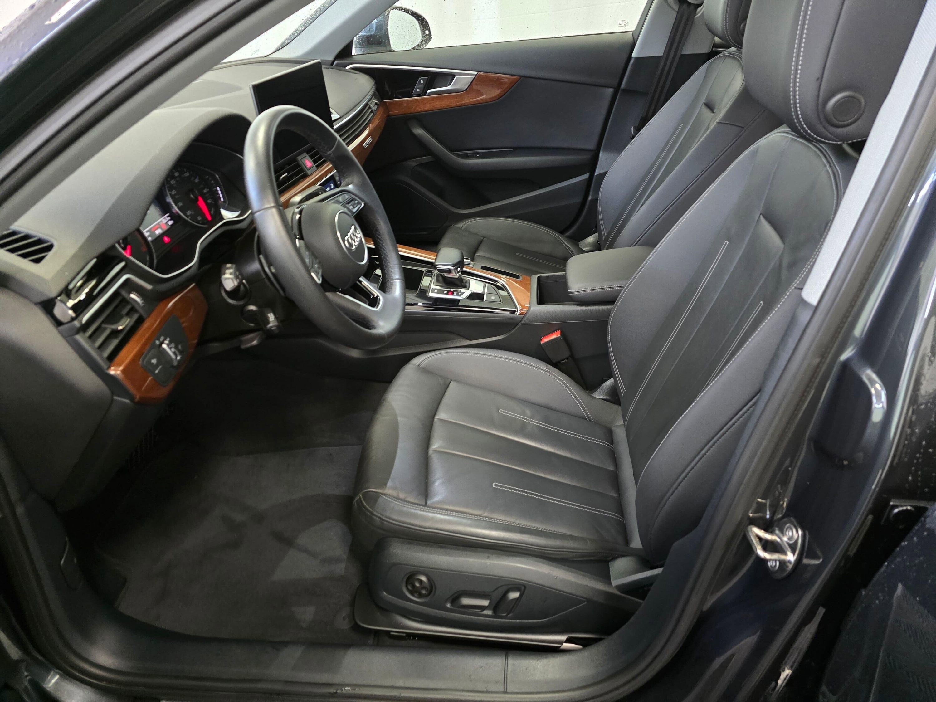 Used 2023 Audi A4 2.0T Premium w/ Convenience Package image 13