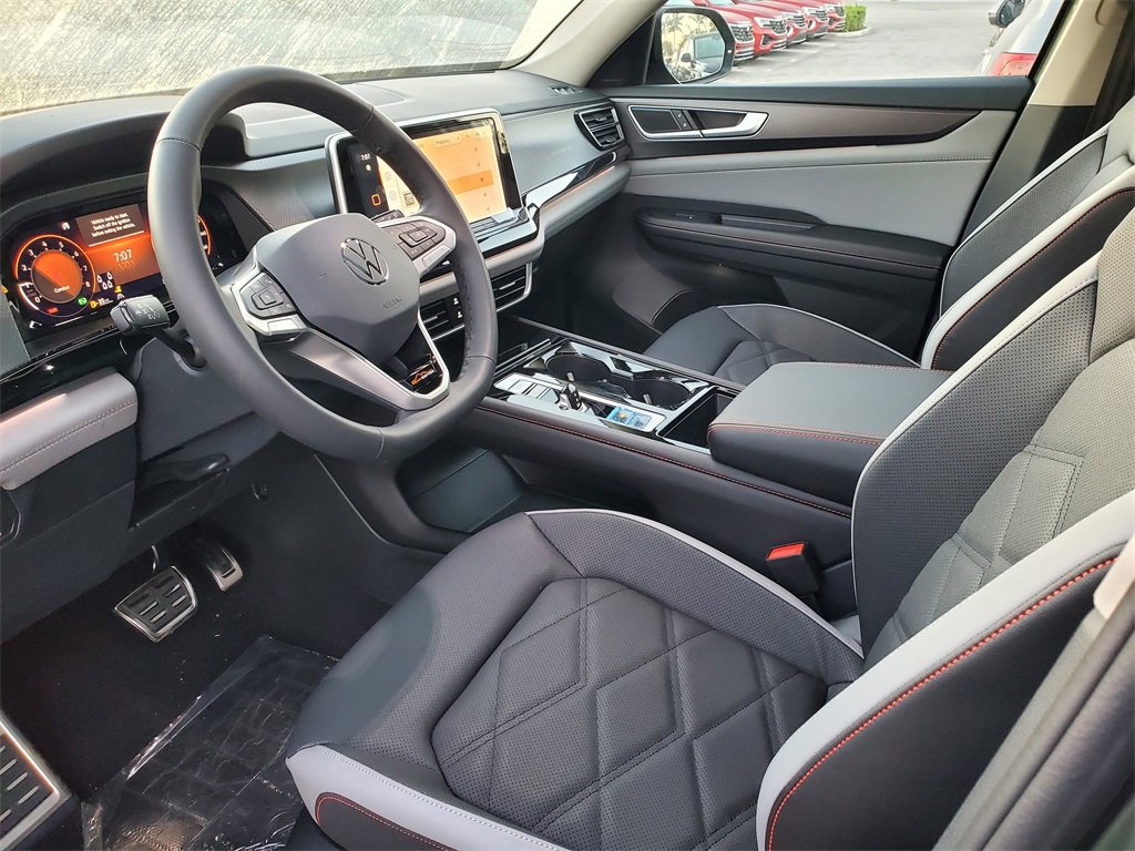 New 2026 Volkswagen Atlas Peak Edition image 7