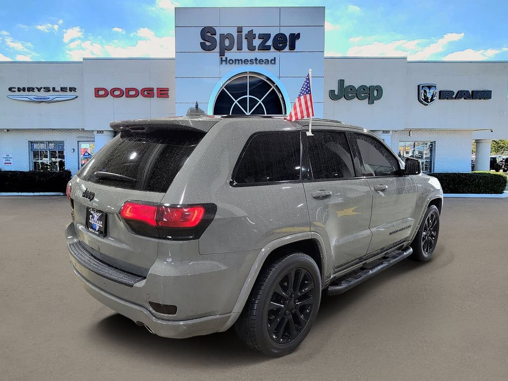 Used 2020 Jeep Grand Cherokee Altitude RWD image 2