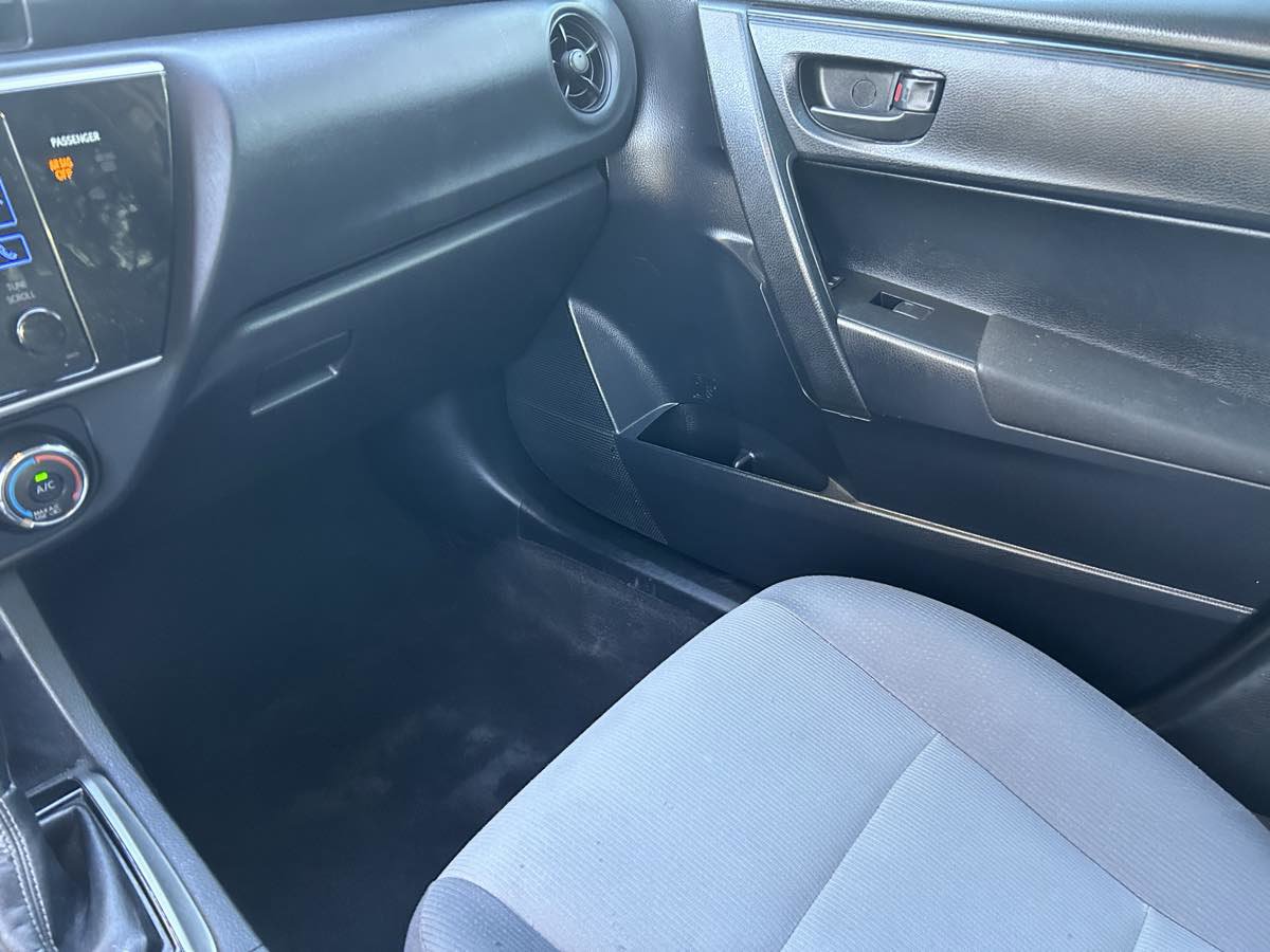 Used 2017 Toyota Corolla L w/ Carpet Mat Package (TMS) FWD image 15