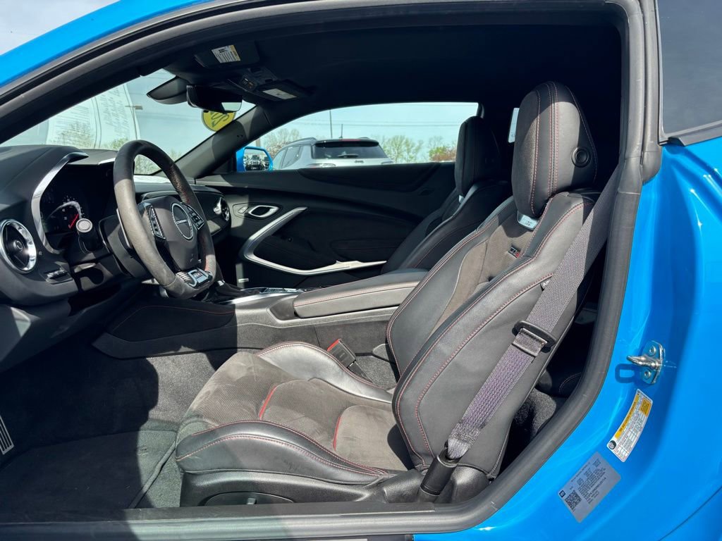 Used 2022 Chevrolet Camaro ZL1 RWD image 16