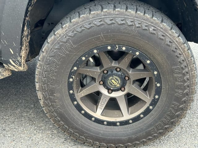 Used 2019 Toyota 4Runner SR5 AWD/4WD image 14