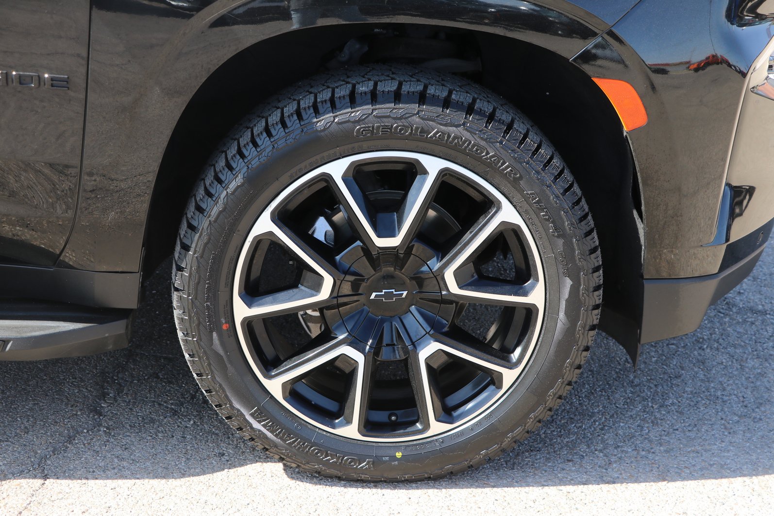 Used 2022 Chevrolet Tahoe RST w/ Sport Performance Package AWD/4WD image 9