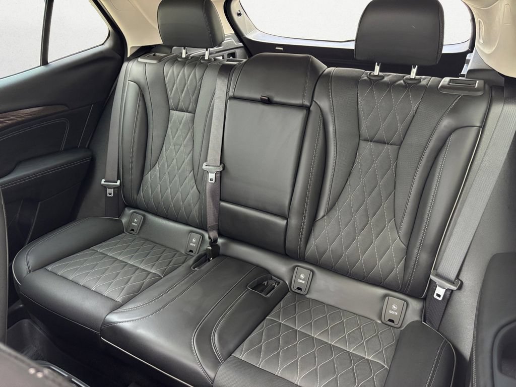 Used 2023 Buick Envision Avenir AWD/4WD image 9