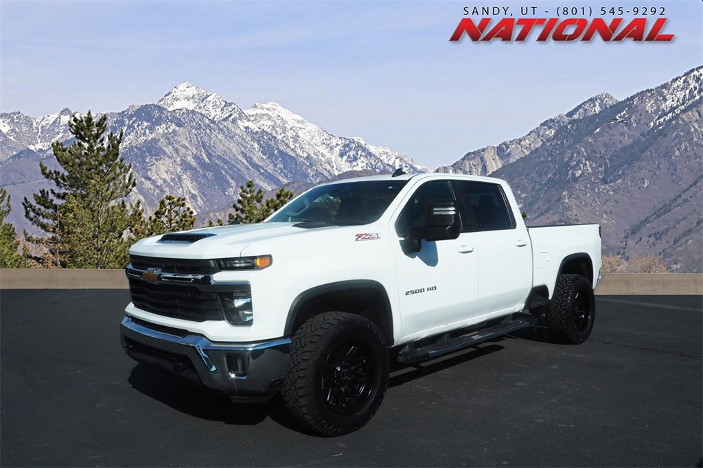 Used 2024 Chevrolet Silverado 2500 LT image 1