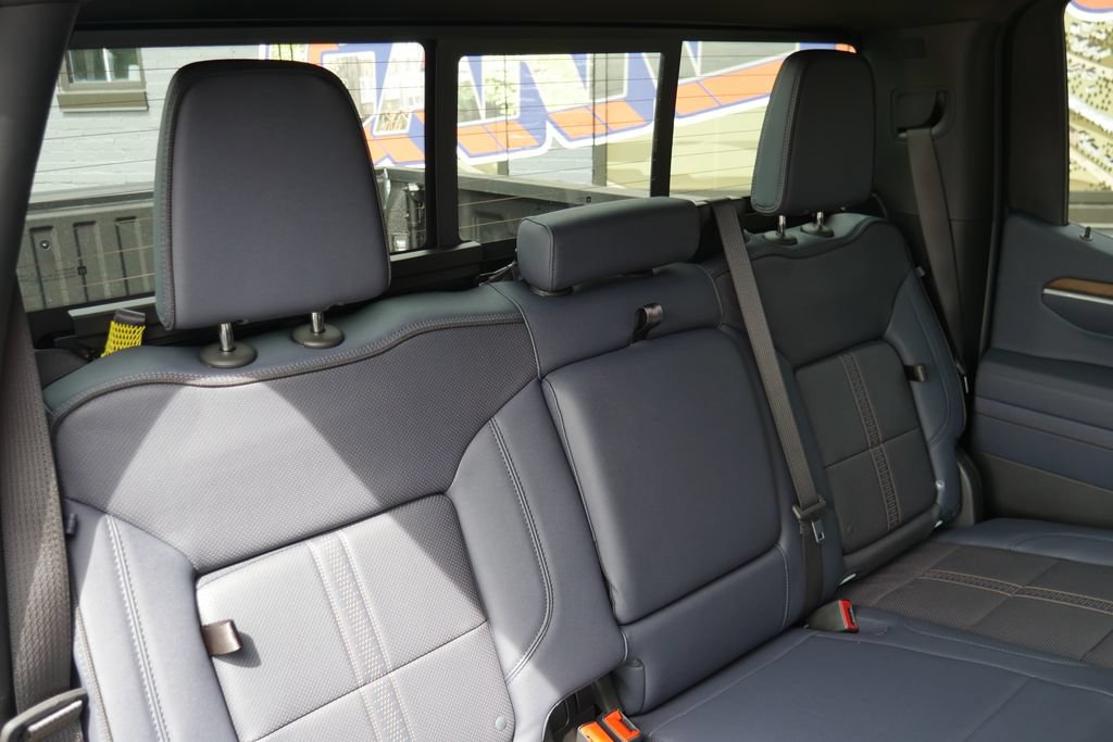 New 2026 Chevrolet Silverado 1500 High Country AWD/4WD image 14