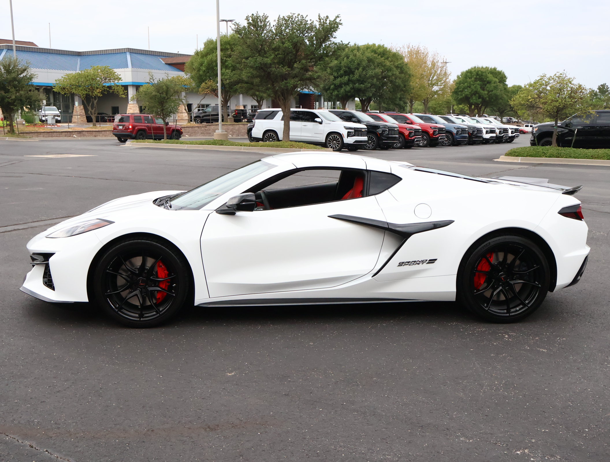 New 2027 Chevrolet Corvette Grand Sport w/ Z52 Sport Performance Package RWD image 33