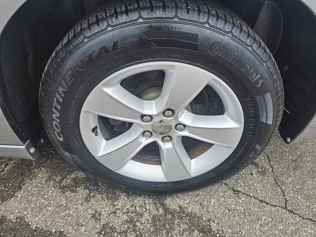 Used 2013 Dodge Charger SXT image 28