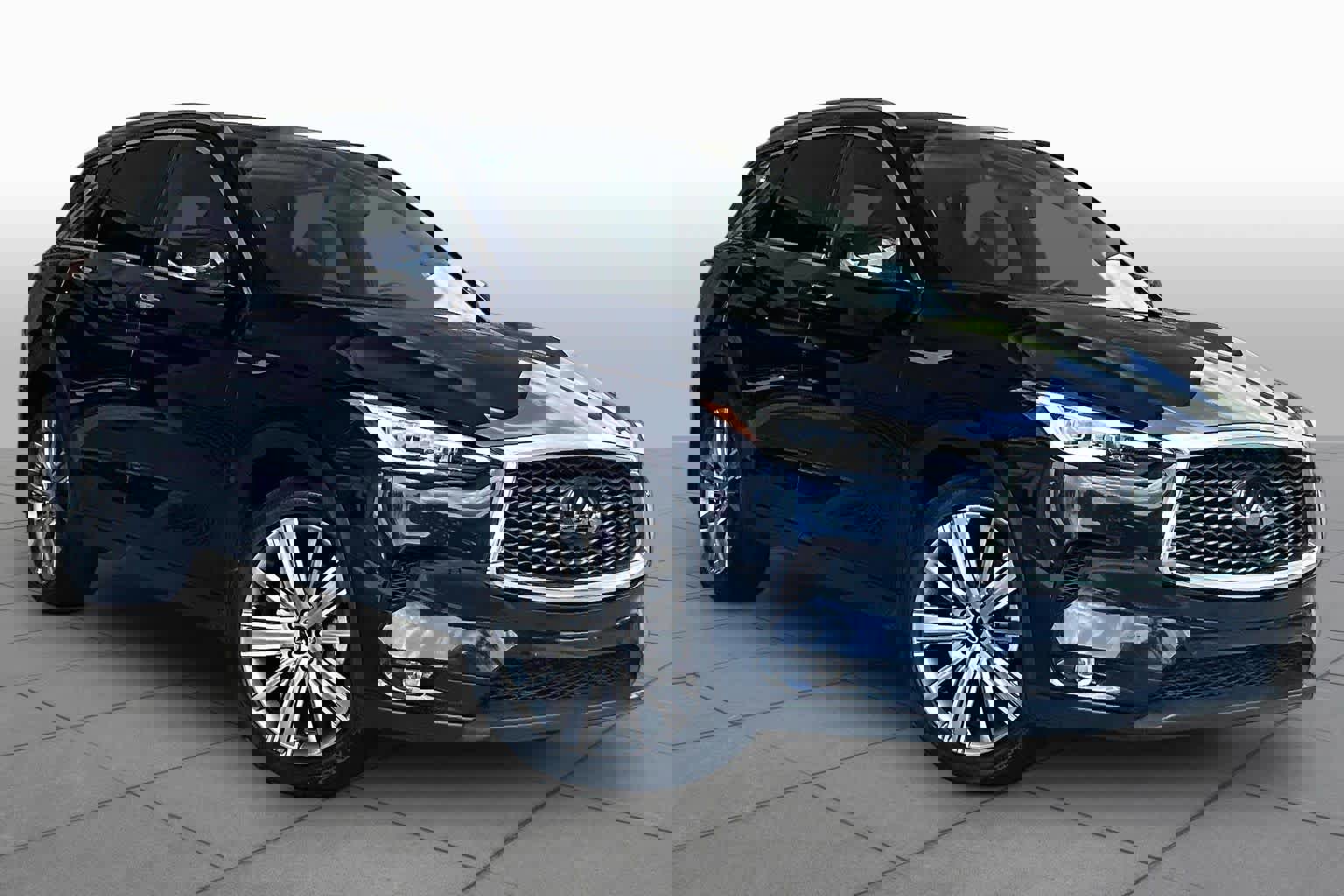 Used 2022 INFINITI QX50 Sensory image 3