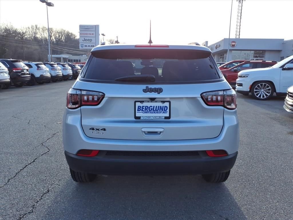 New 2026 Jeep Compass Latitude image 5