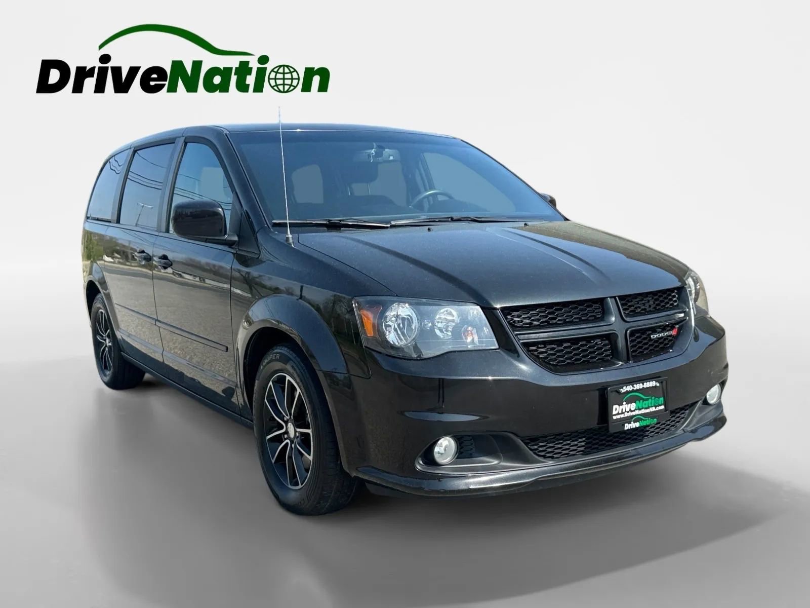 Used 2015 Dodge Grand Caravan SXT w/ Blacktop Package image 3