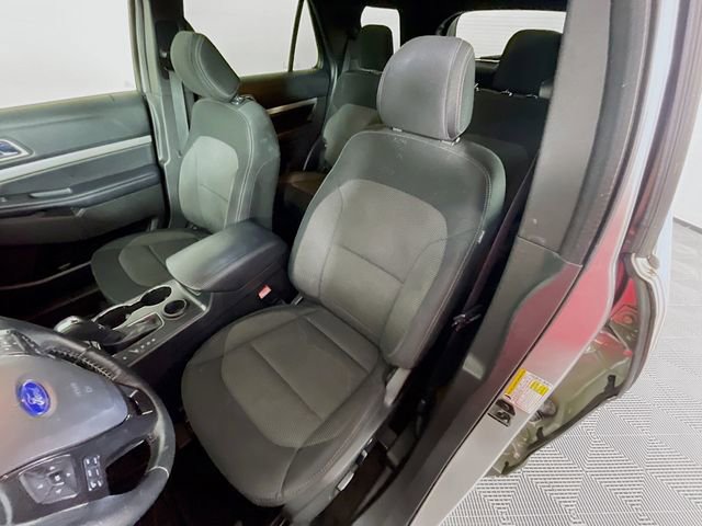 Used 2017 Ford Explorer XLT w/ Equipment Group 201A image 20