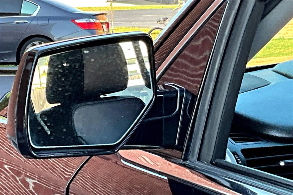 Used 2018 GMC Yukon XL SLT w/ Premium Edition image 15