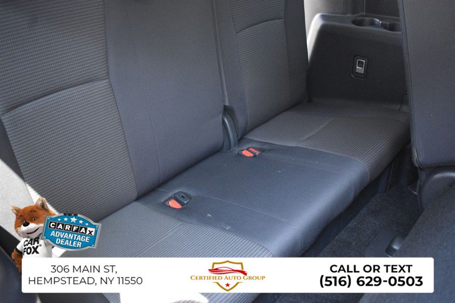 Used 2025 Toyota Highlander LE FWD image 32