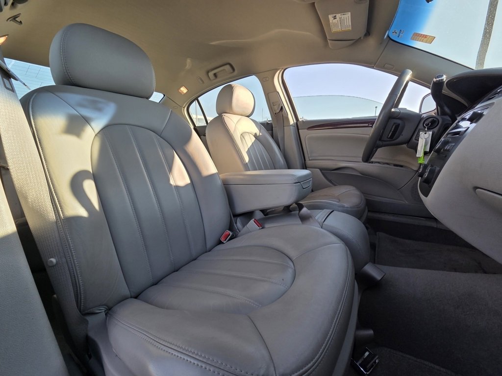 Used 2007 Buick Lucerne CXL w/ Luxury Package image 28