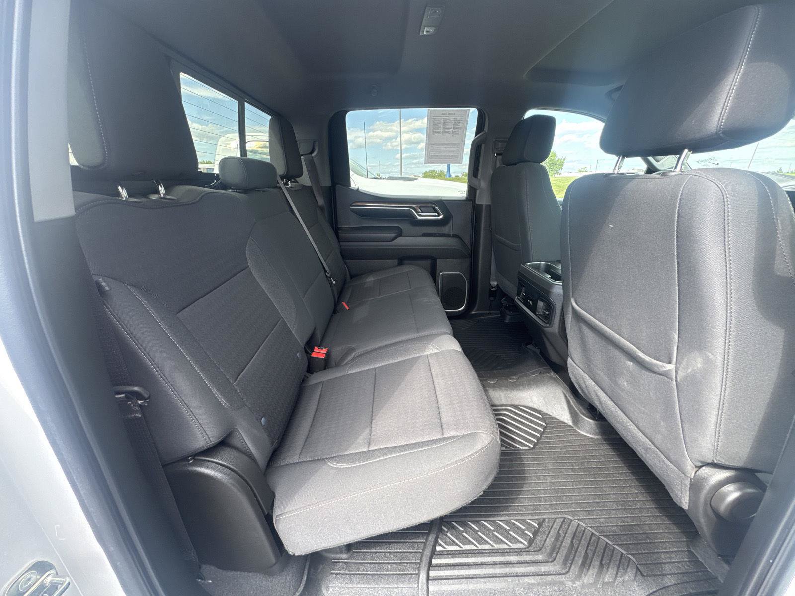 Used 2023 Chevrolet Silverado 1500 LT AWD/4WD image 14