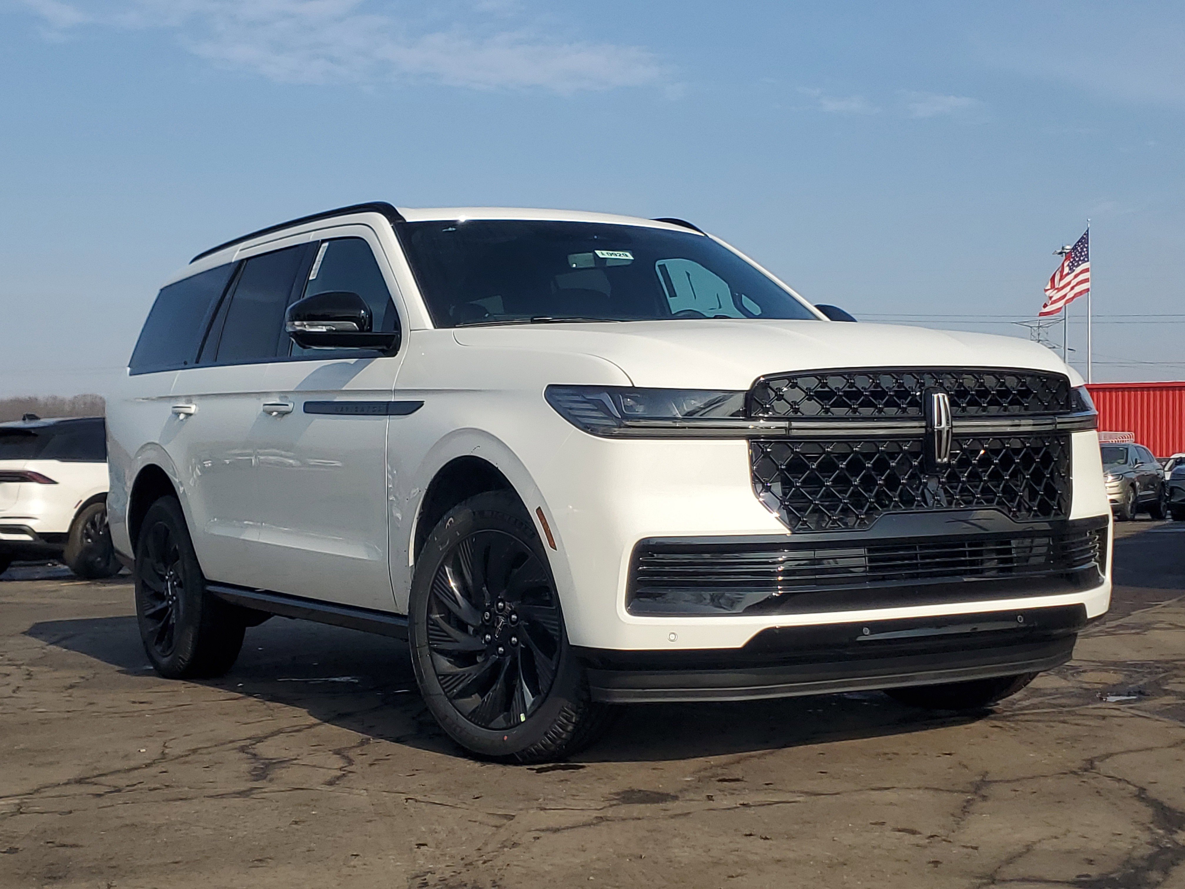 New 2026 Lincoln Navigator Reserve w/ Jet Appearance Package image 1