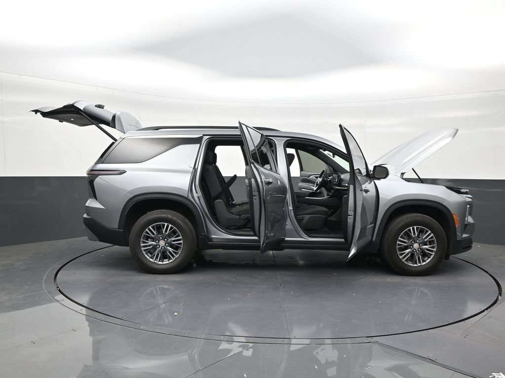 Used 2026 Chevrolet Traverse LT FWD image 27